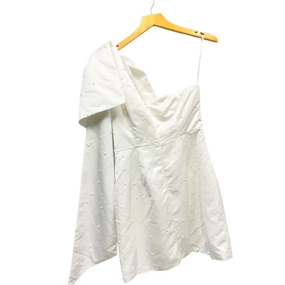 Lulus Posh Behavior White Pearl Bow One-Shoulder Mini Dress size M NWT - Picture 3 of 7